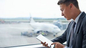 Economize na compra de passagens aéreas em sua viagem corporativa - etrip