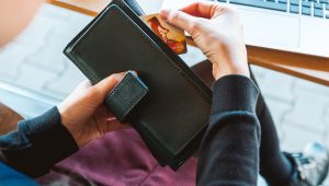 Quais são os principais gastos em viagens a negócios - e como economizar nestes pontos? - etrip