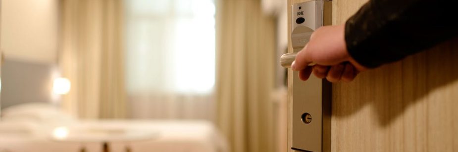 Como economizar na reserva de hotéis - etrip