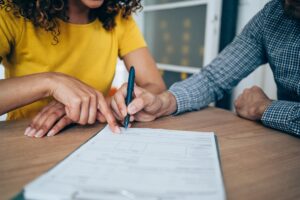 Saiba como fazer um contrato de viagem corporativa