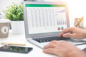 Como fazer o controle de budget empresarial? Confira 4 dicas para elaboração de um plano eficiente