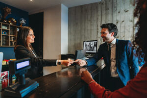 Saiba como usar o atendimento humanizado em viagens corporativas