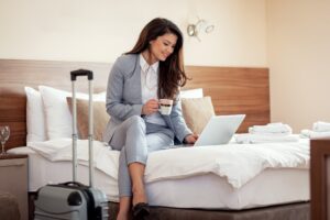 5 tipos de hospedagem corporativa: qual é mais econômica