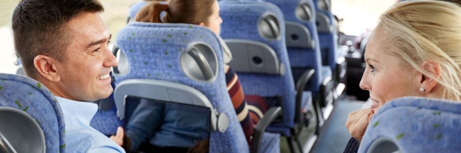 Conheça os tipos de ônibus de viagem corporativa