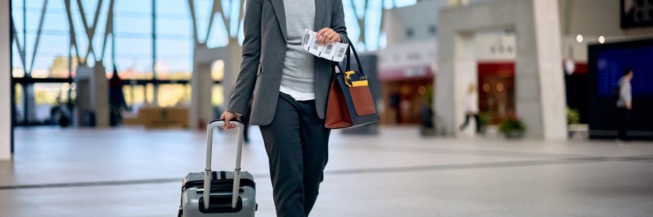 políticas de viagens corporativas